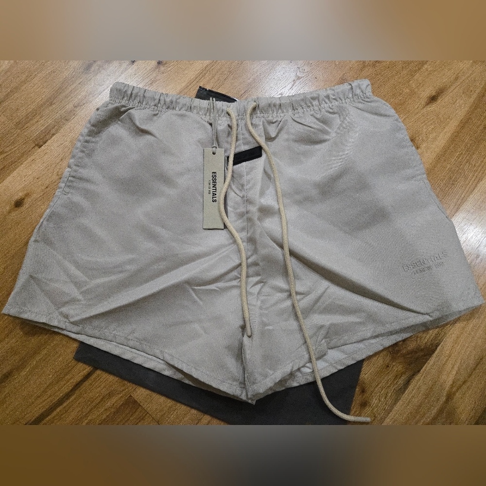 FEAR OF GOD ESSENTIALS Running Short XL